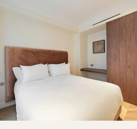 Boissy Suite room 1