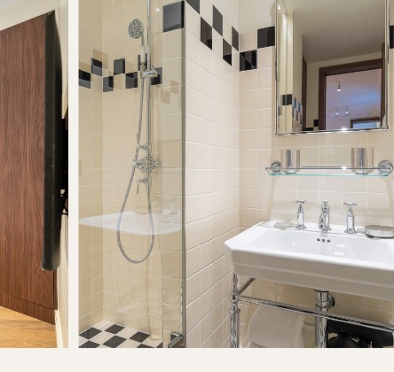 Boissy Suite room 2